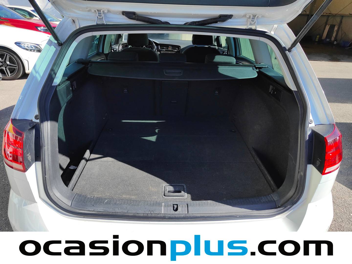 Fotos maletero Volkswagen Golf Volkswagen Golf Variant Sport 1.5 TSI Evo (150 CV)