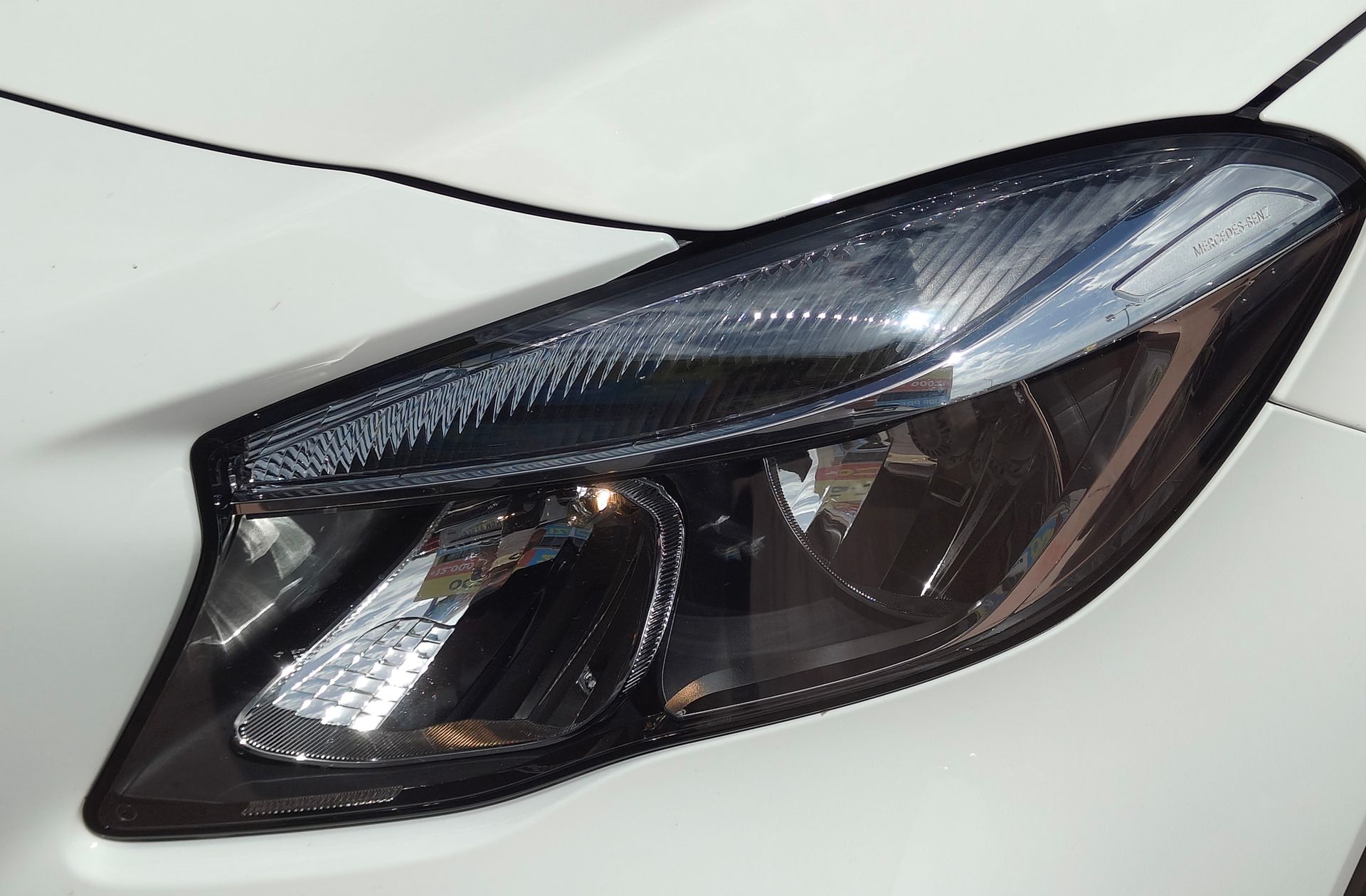 Mercedes-Benz GLA 180 - foto 17