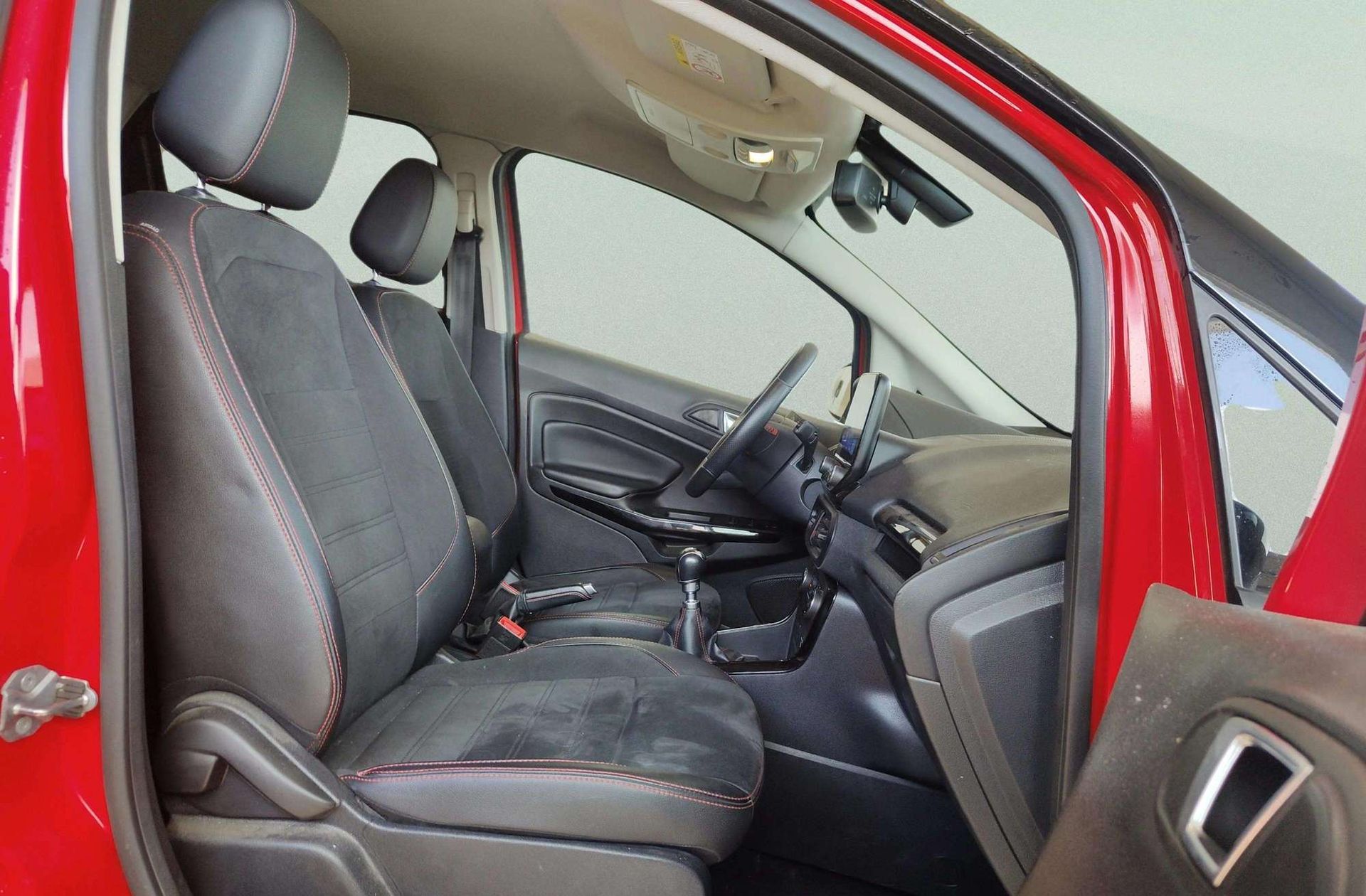 Ford EcoSport 1.0T EcoBoost ST Line - foto 19