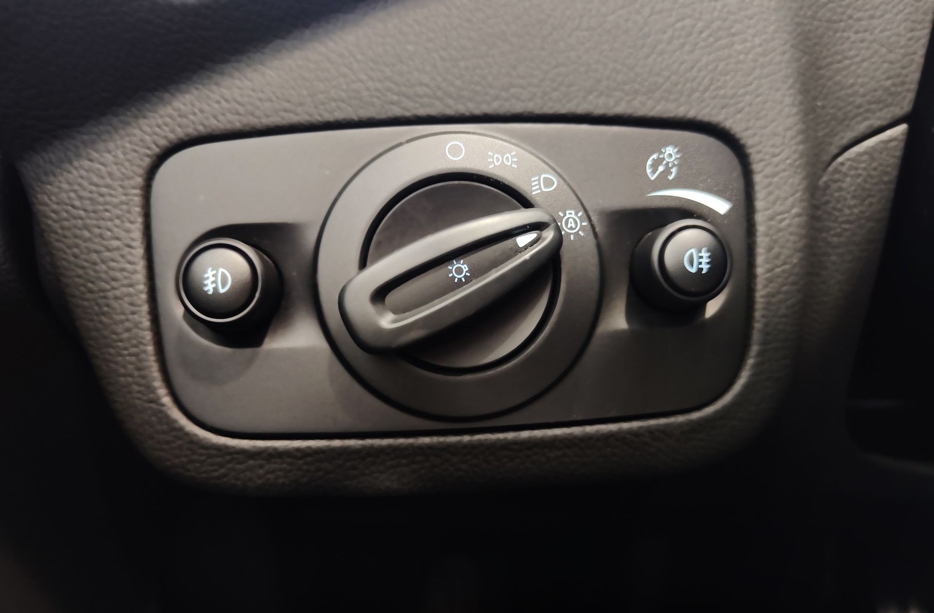 Ford Kuga 1.5 EcoBoost ST-Line Limited Edition 4x2 - foto 32