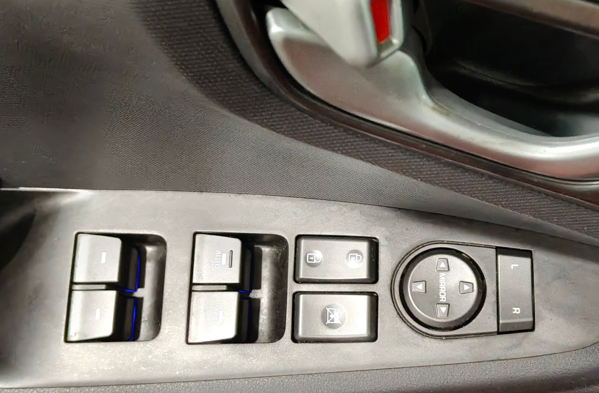 Hyundai Ioniq 1.6 GDI HEV Klass - foto 31