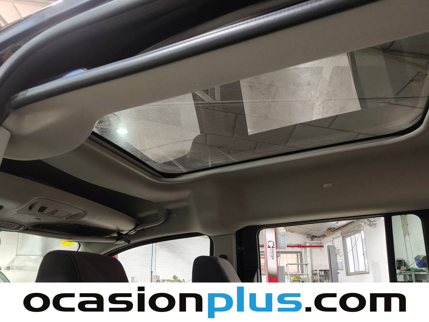 Extras y acabados del Ford Tourneo Connect Ford Tourneo Connect 1.5 TDCi Titanium (120 CV)