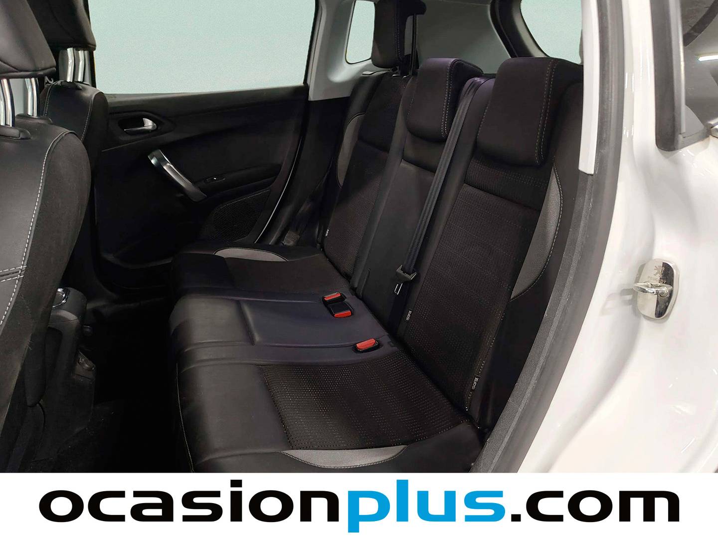 Foto asientos traseros Peugeot 2008 Peugeot 2008 BlueHDi 120 S&S Allure (120 CV)