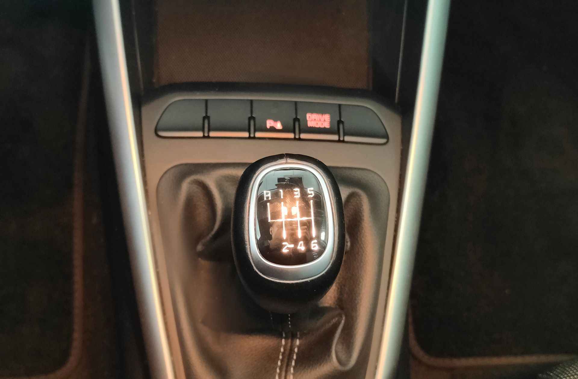 Kia Stonic 1.0 T-GDi MHEV iMT GT Line - foto 5