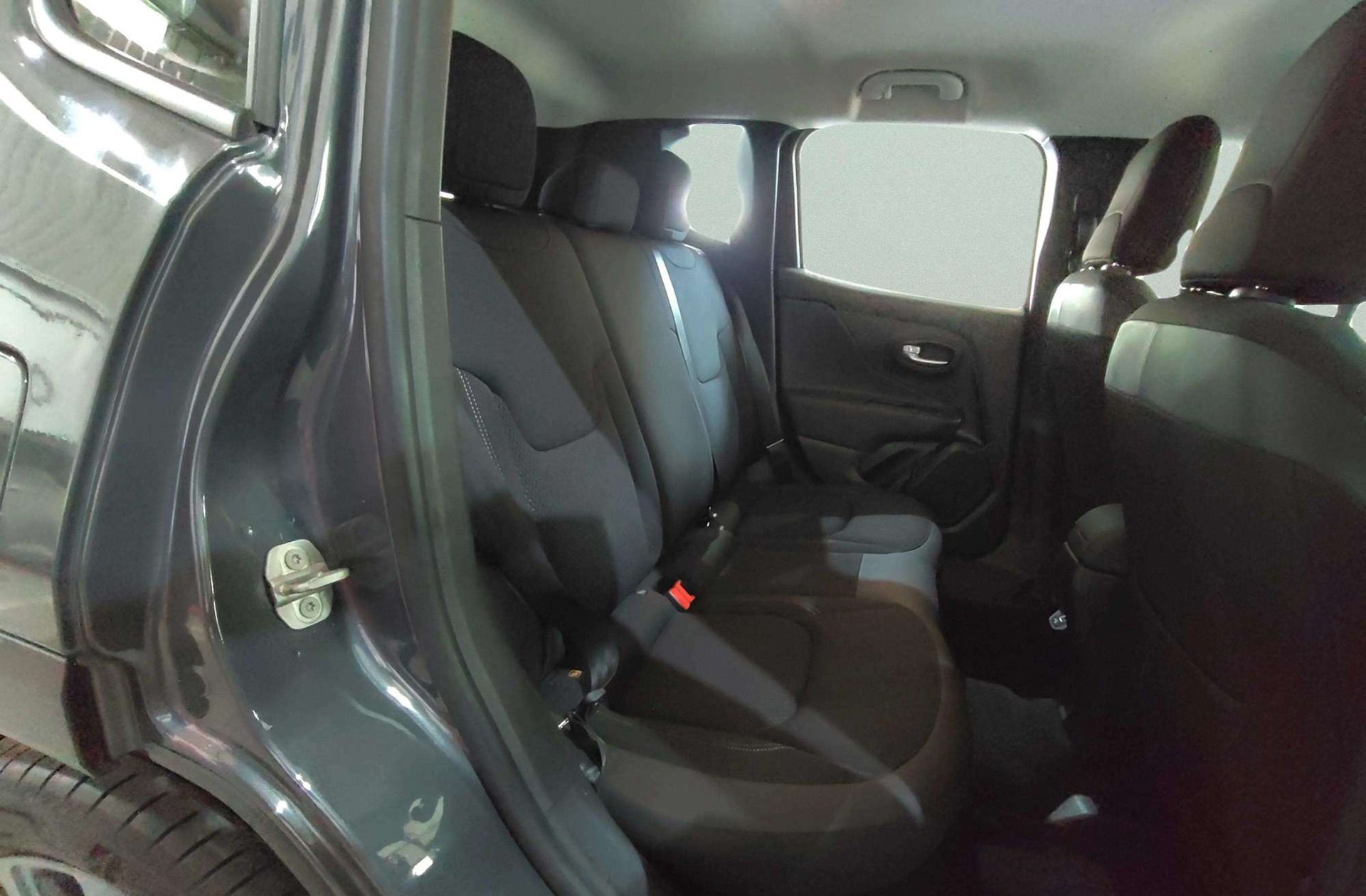 Jeep Renegade 1.0G Night Eagle II 4x2 - foto 14