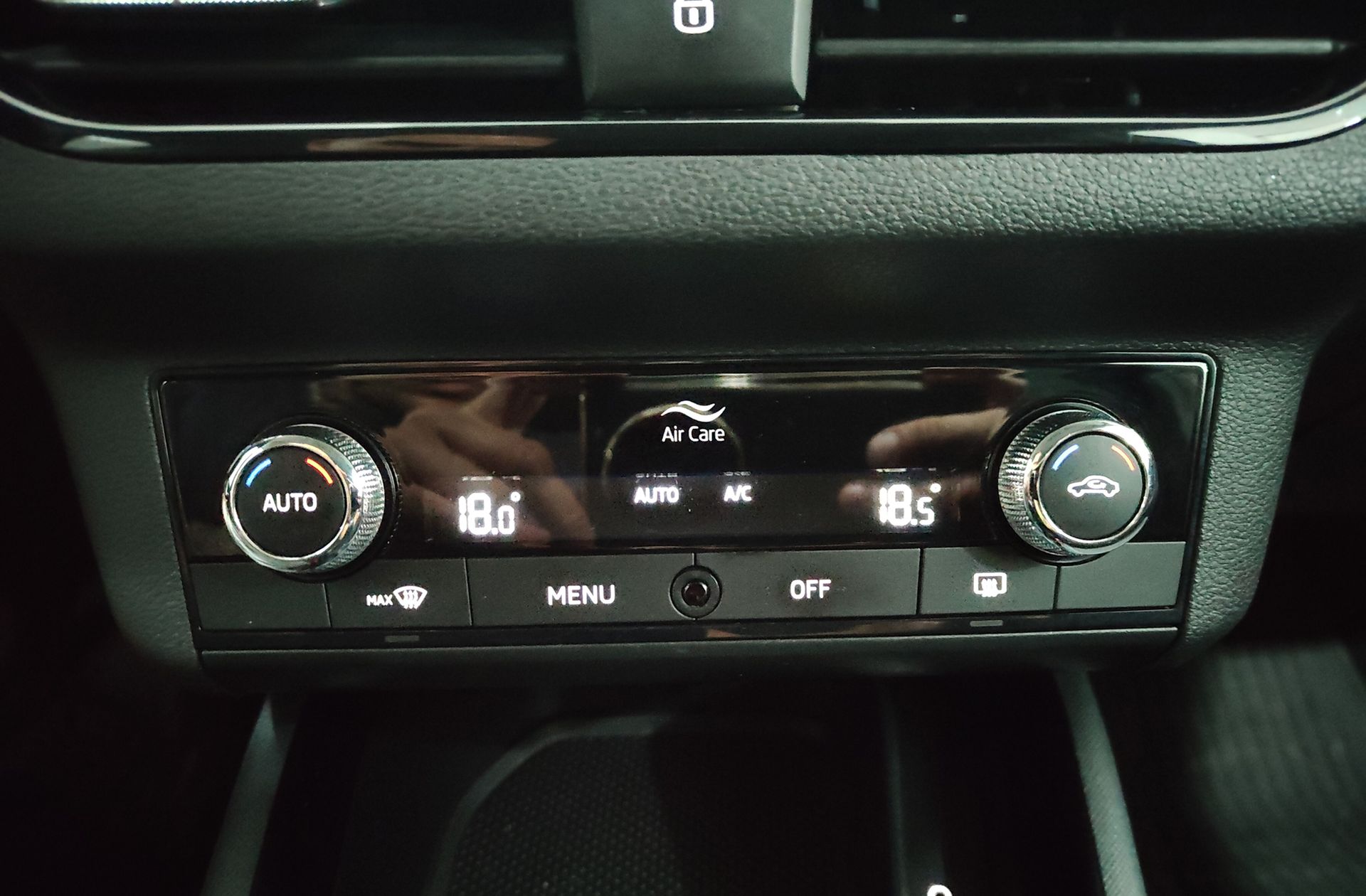 Škoda Kamiq 1.0 TSI Active - foto 28