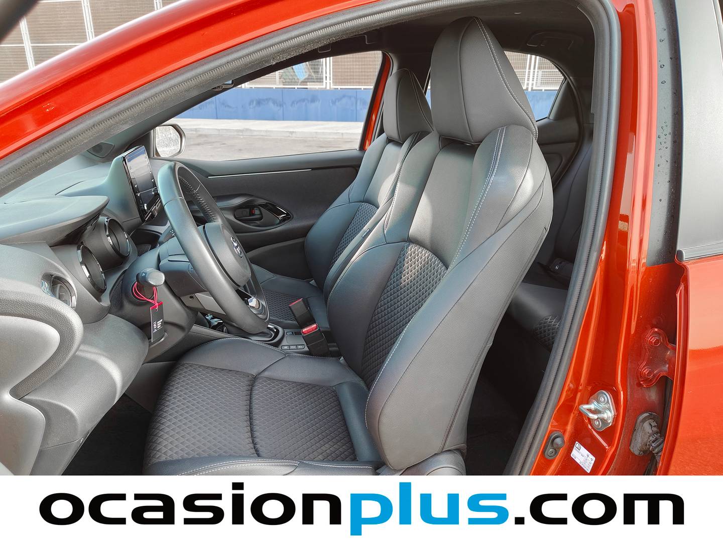 Foto asientos delanteros Toyota Yaris Toyota Yaris 1.5 120H Style Plus  (116 CV)