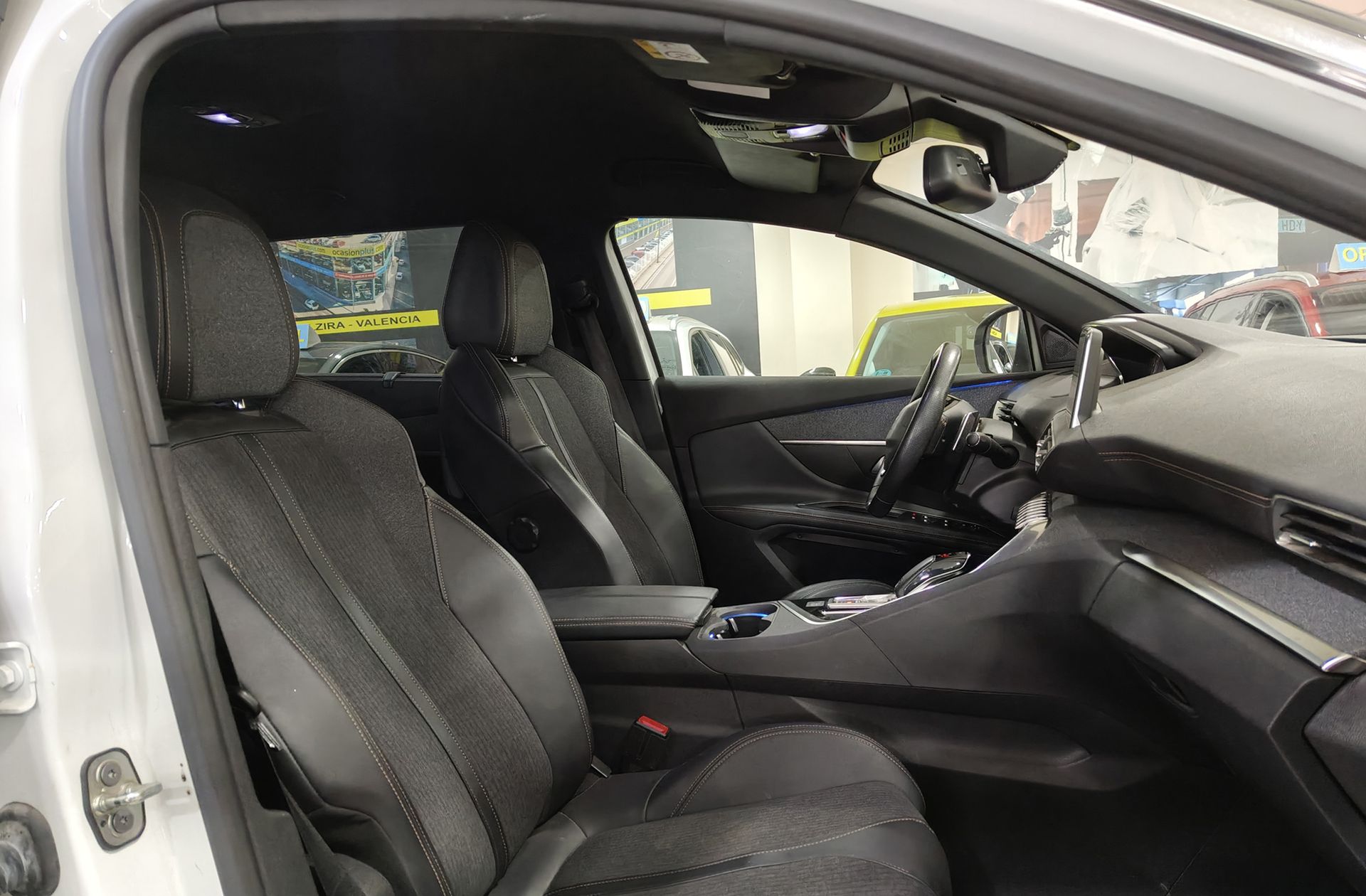 Peugeot 5008 PureTech 130 GT Line EAT8 7 plazas - foto 24