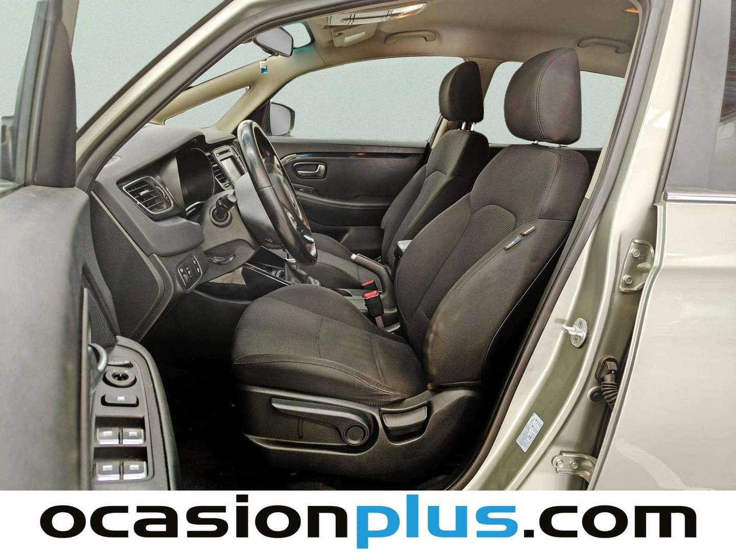 Foto asientos delanteros KIA Carens KIA Carens 1.6 GDi UEFA Euro 2016 Eco-Dynamics (135 CV)