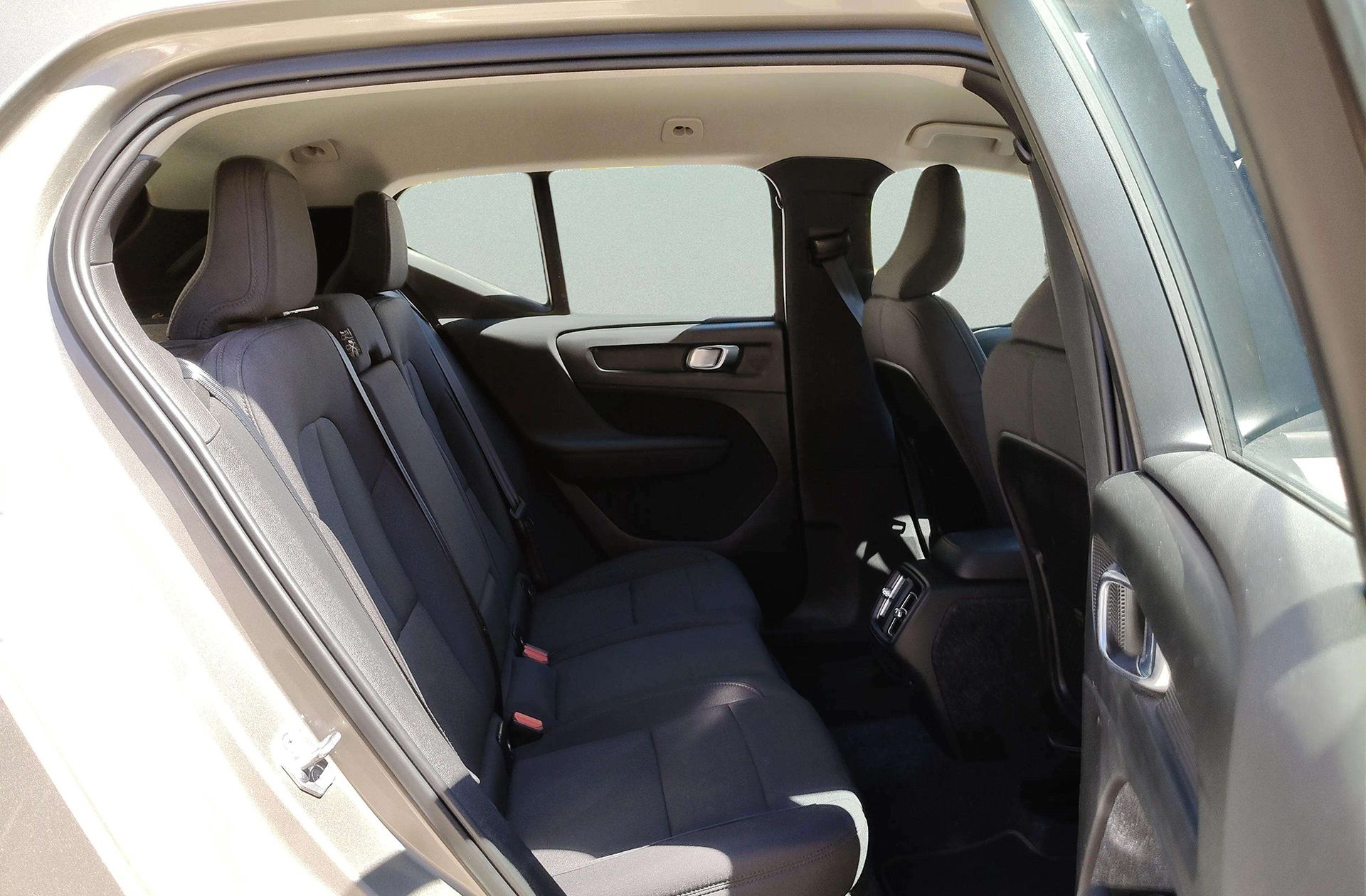 Volvo XC40 T3 Momentum Pro - foto 20