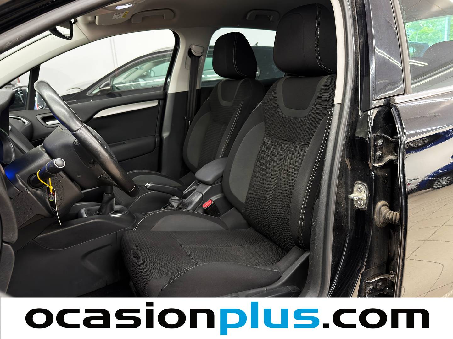Foto asientos delanteros Citroën C4 Citroën C4 BlueHDi 100 Live (100 CV)