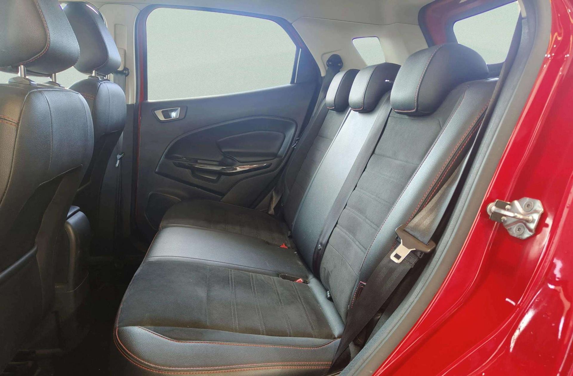 Ford EcoSport 1.0T EcoBoost ST Line - foto 13