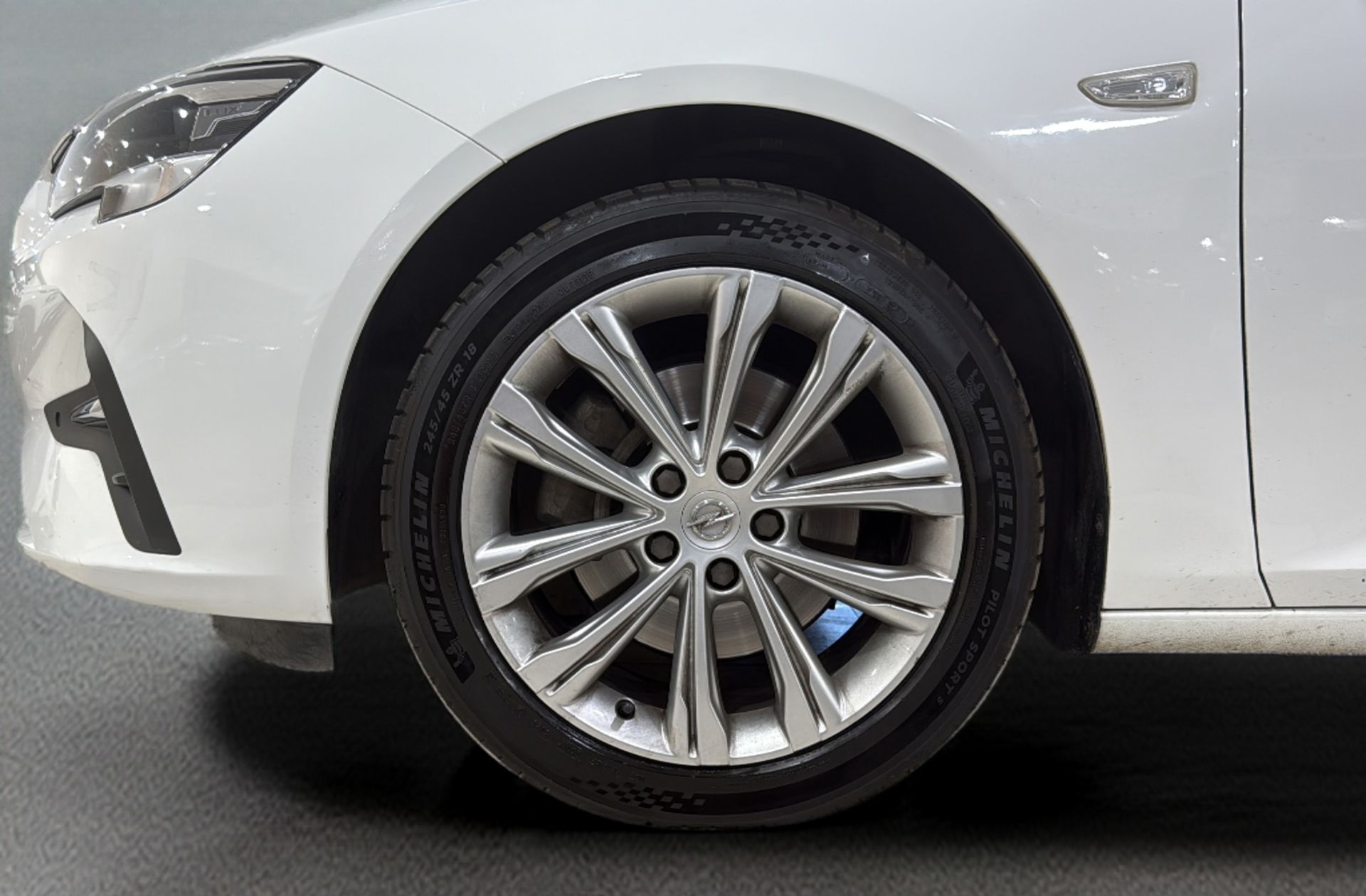 Opel Insignia 2.0T SHT Business Elegance AT9 - foto 39