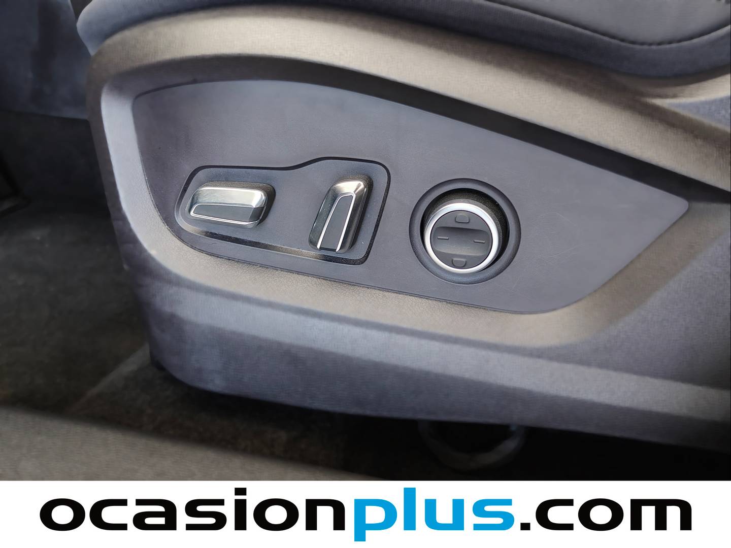 Accesorios del EBRO S800 EBRO S800 1.6 TGDI Premium DCT (147 CV) 7 Plazas