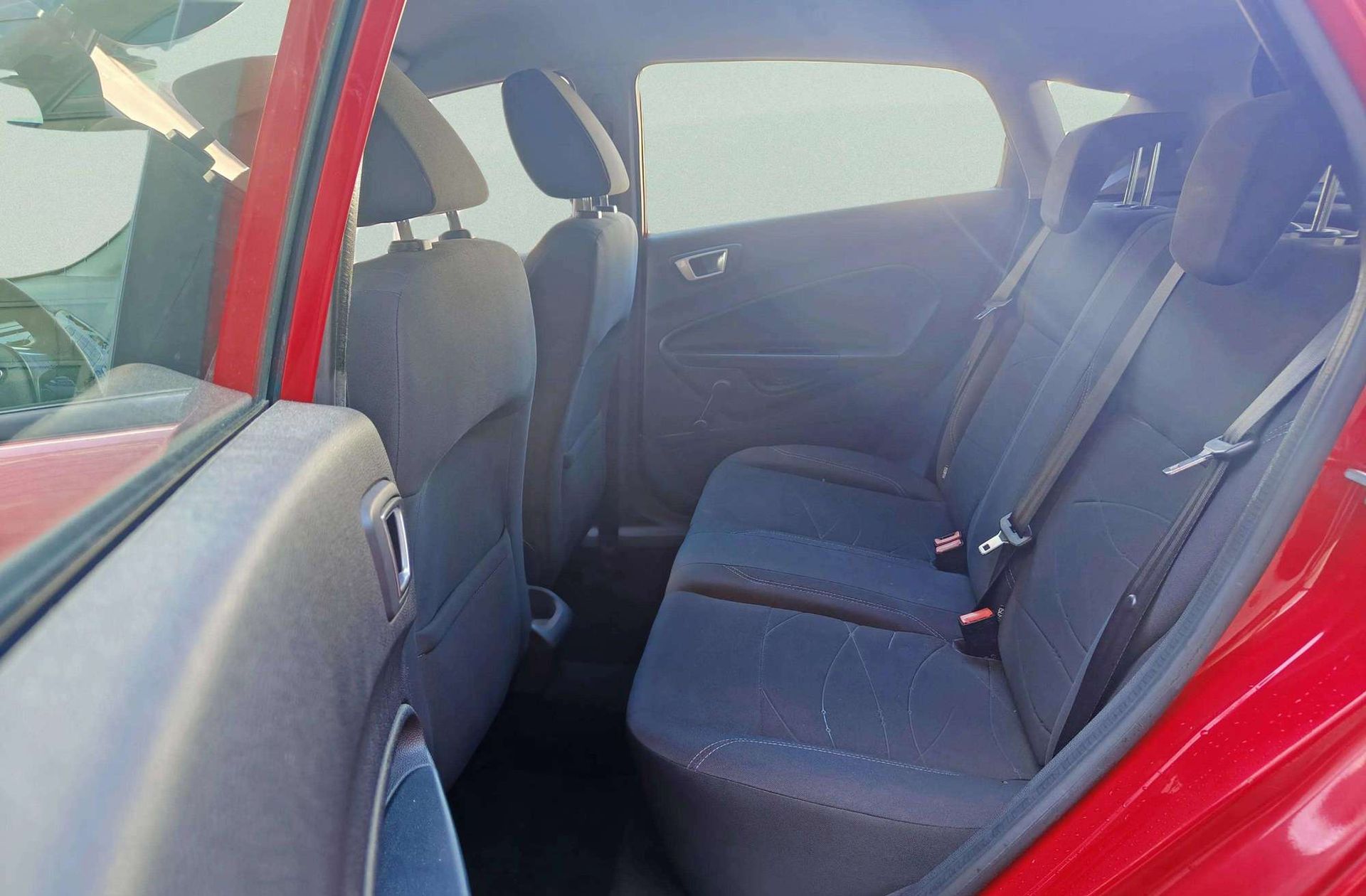 Ford Fiesta 1.0 EcoBoost Trend - foto 9