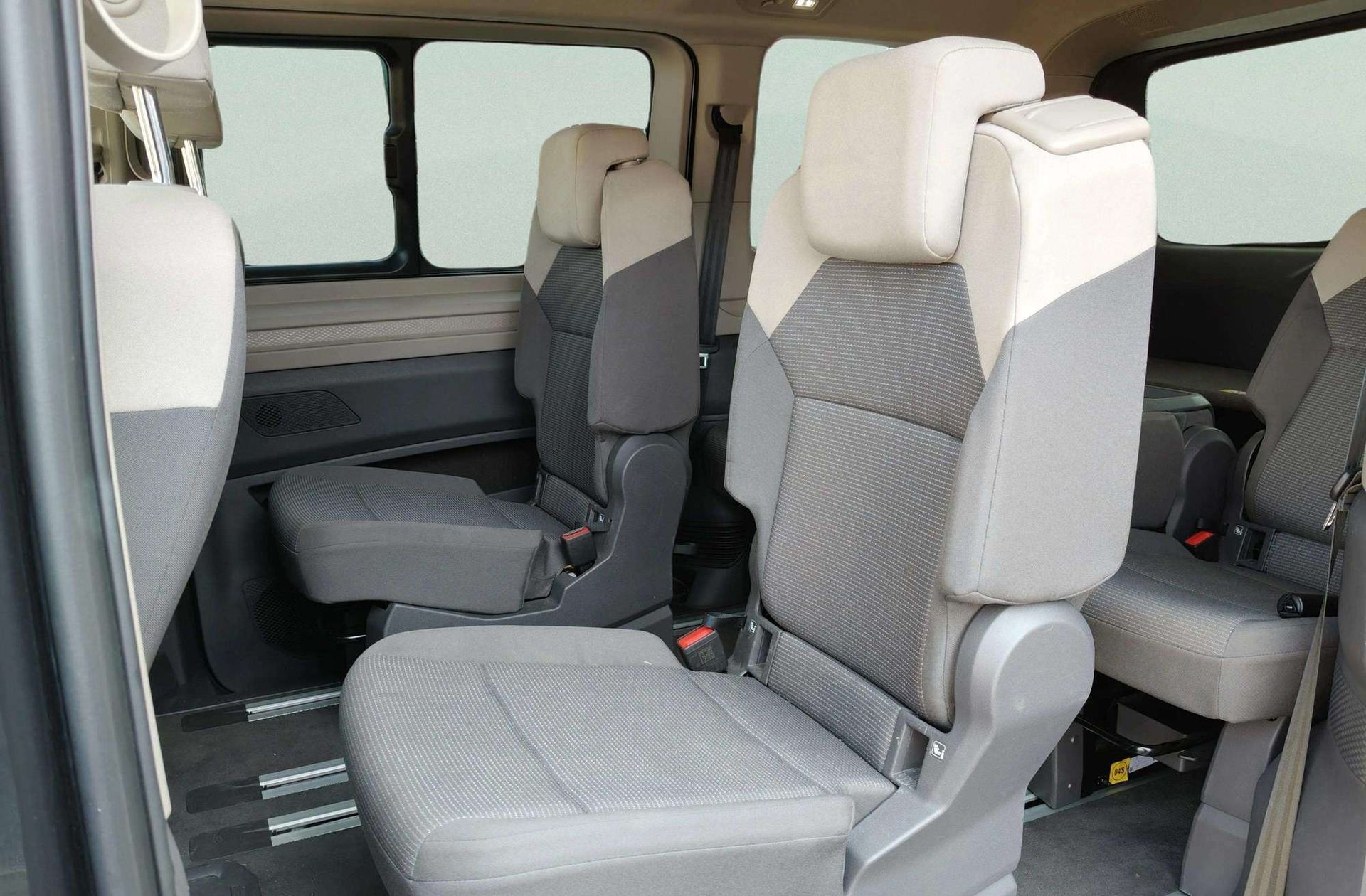 Volkswagen Multivan 1.4 TSI PHEV Batalla Corta DSG 7 plazas - foto 15