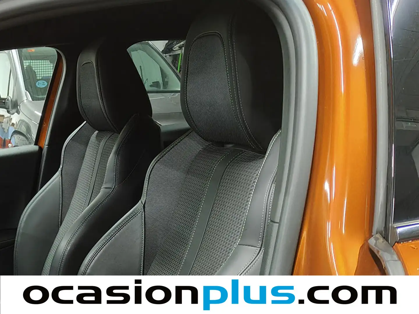 Foto Peugeot 2008 Peugeot 2008 PureTech 130 S&S GT (130 CV)