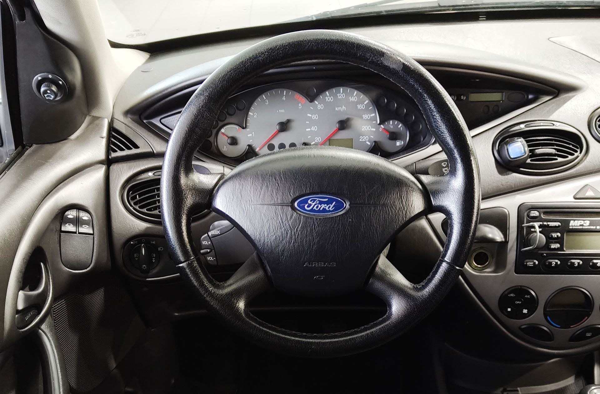 Ford Focus 1.8 TDCi Trend - foto 17