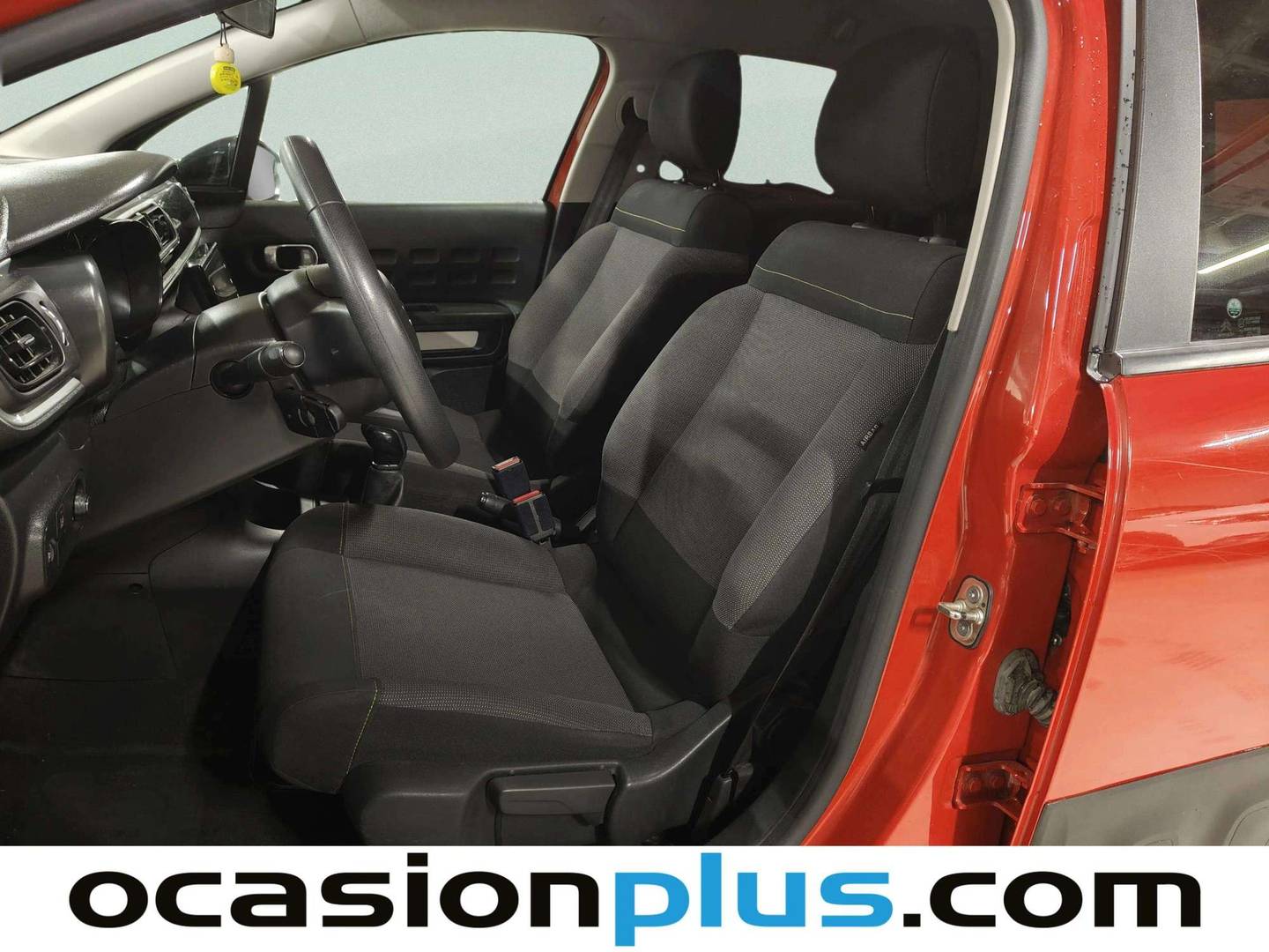 Foto asientos delanteros Citroën C3 Citroën C3 PureTech 82 Feel (83 CV)