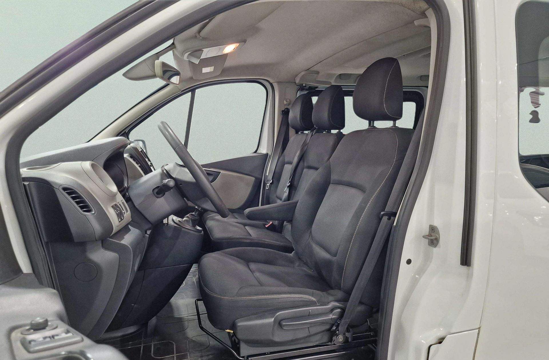 Renault Trafic Passenger dCi Energy - foto 9