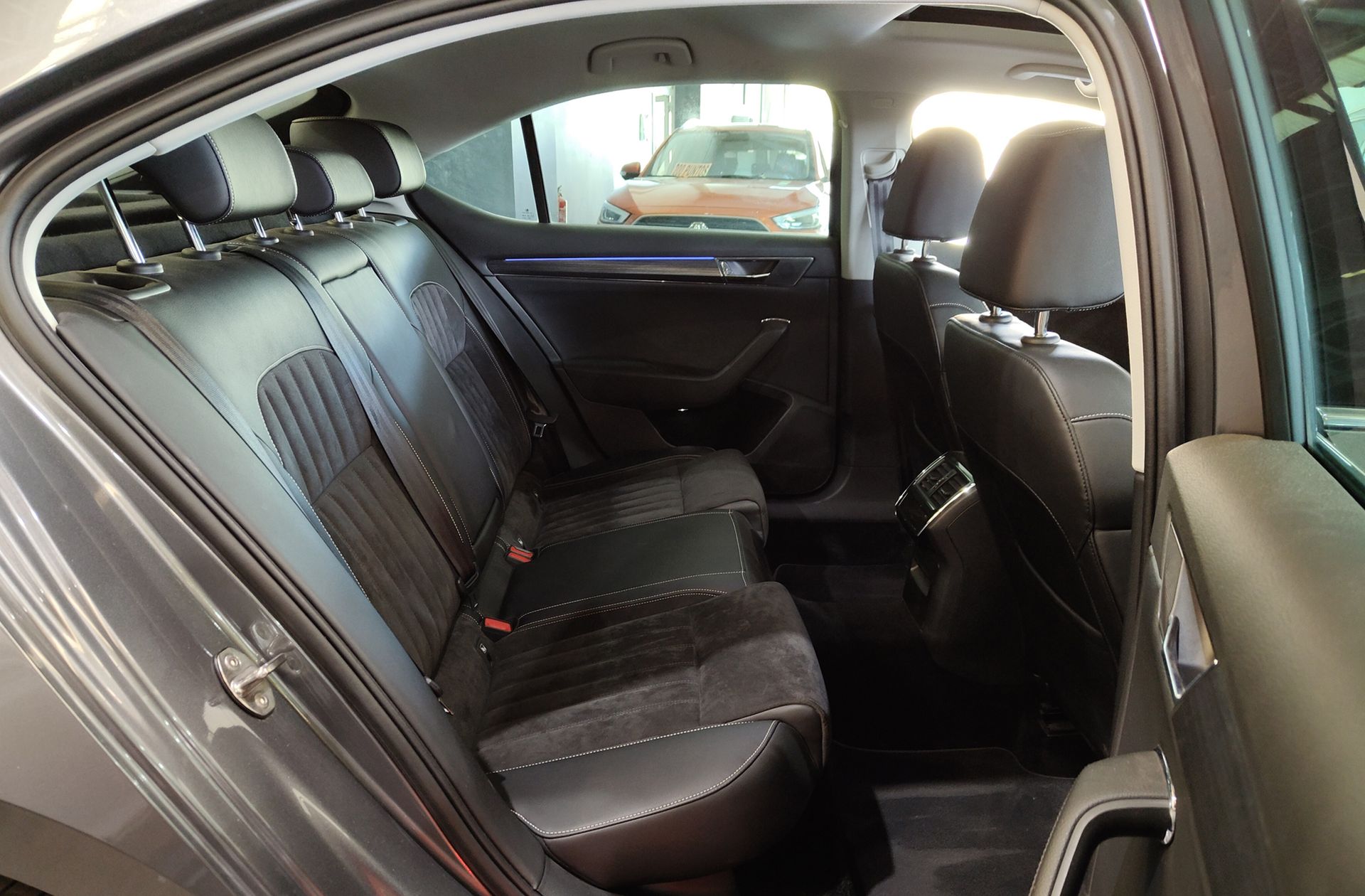 Škoda Superb 1.5 TSI Style DSG - foto 21