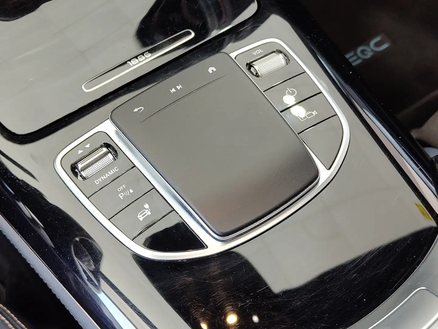 Foto Mercedes EQC Mercedes-Benz EQC SUV EQC SUV 400 4Matic (408 CV)