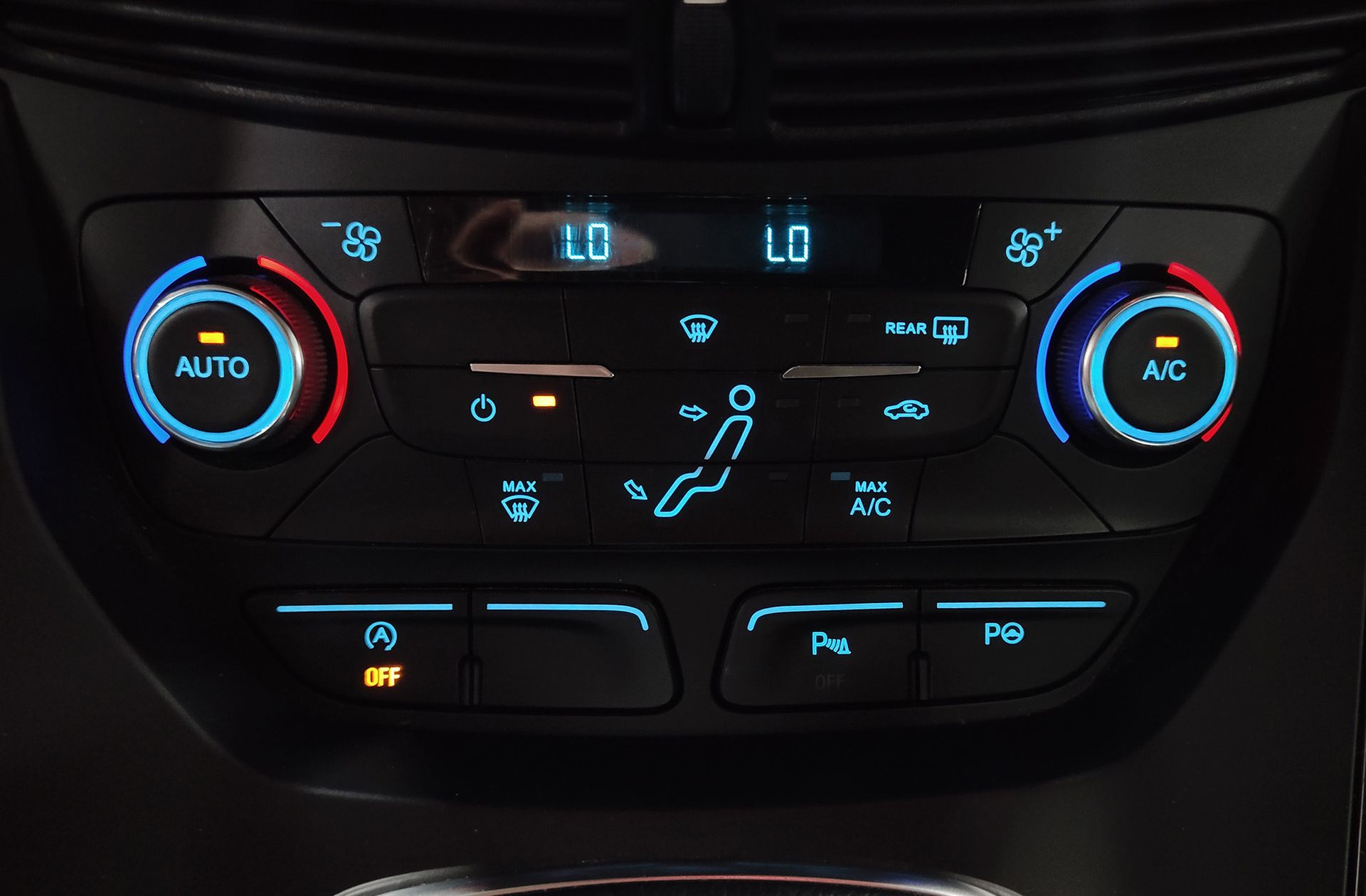 Ford C-Max 1.0 EcoBoost Titanium - foto 36