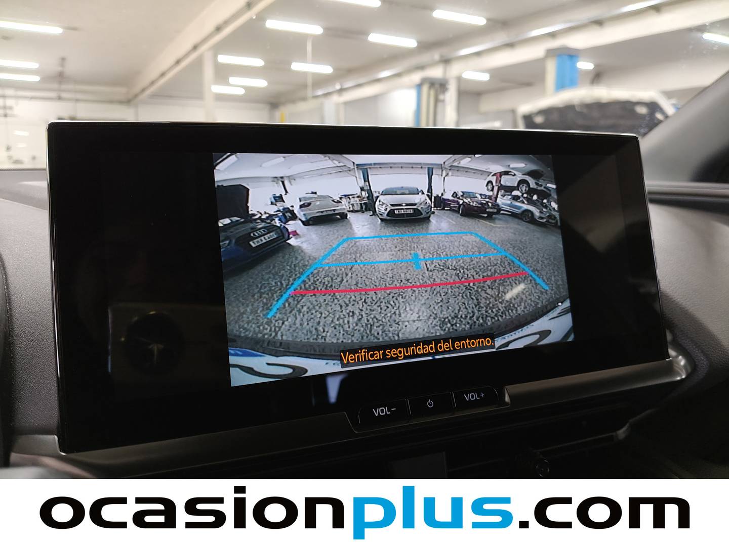 Equipamiento del Toyota C-HR Toyota C-HR 140H Advance (140 CV)