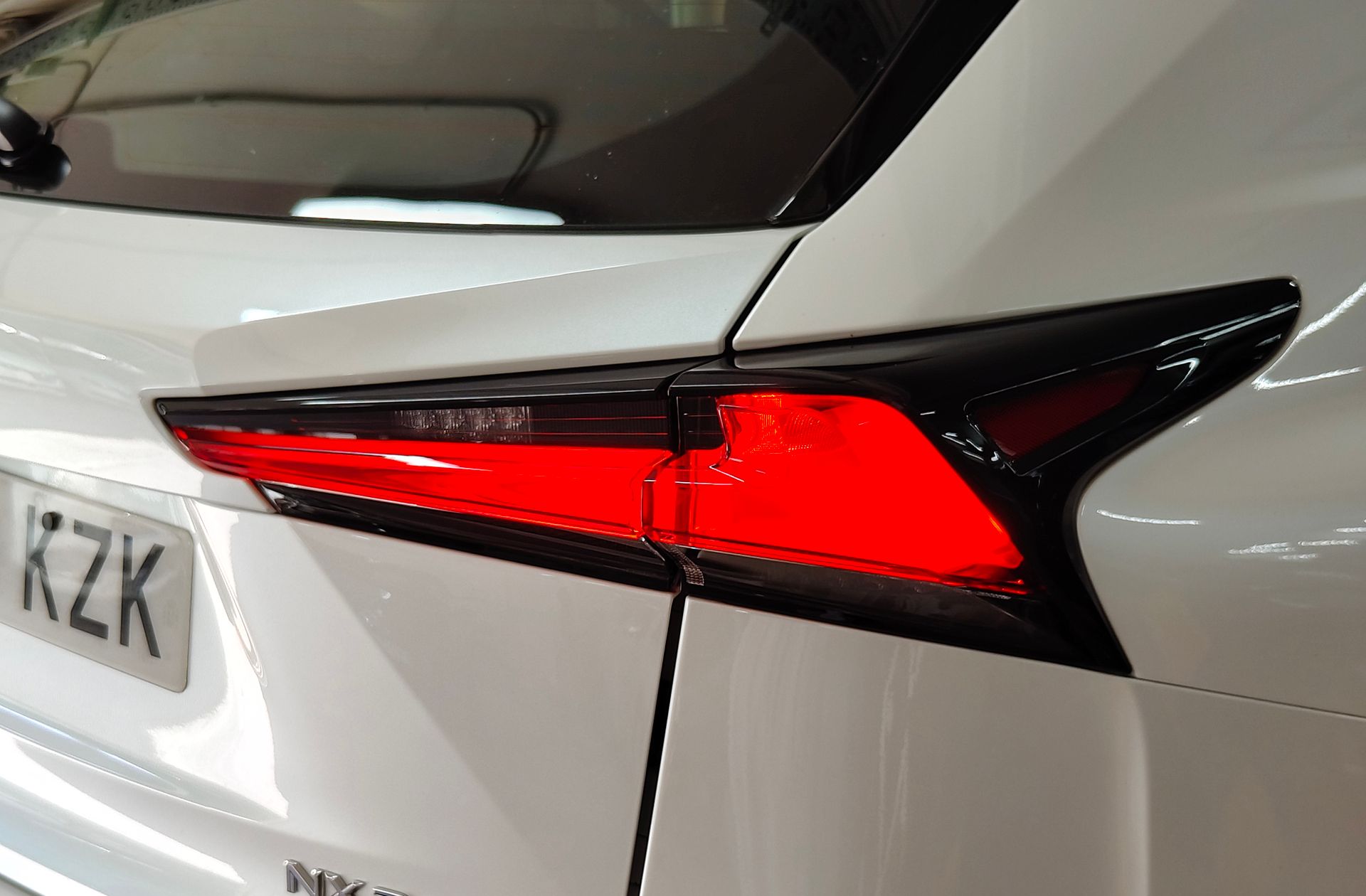 Lexus NX 300h Business Navigation 2WD - foto 15