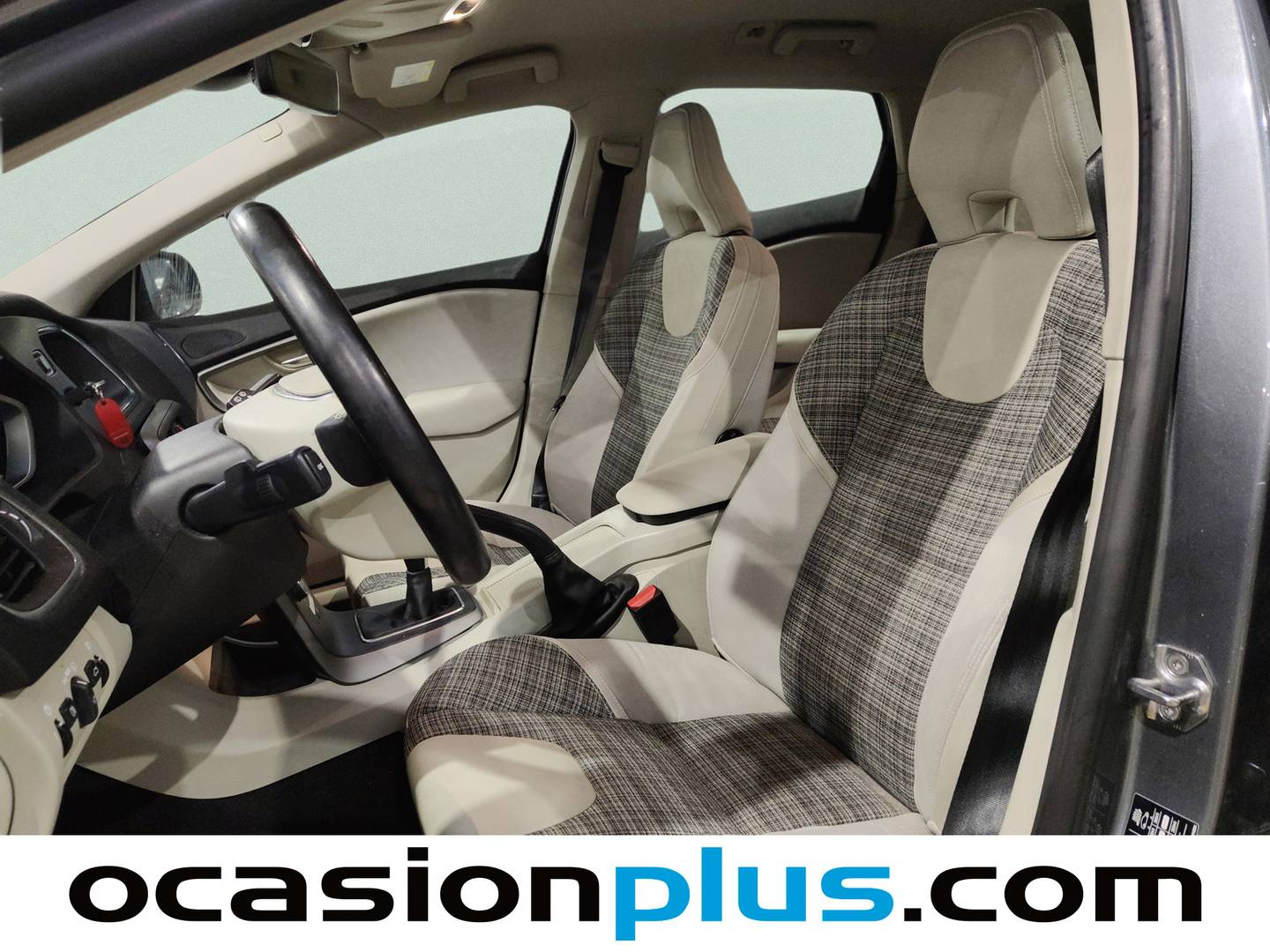 Foto Volvo V40 Volvo V40 D2 Momentum(120 CV)