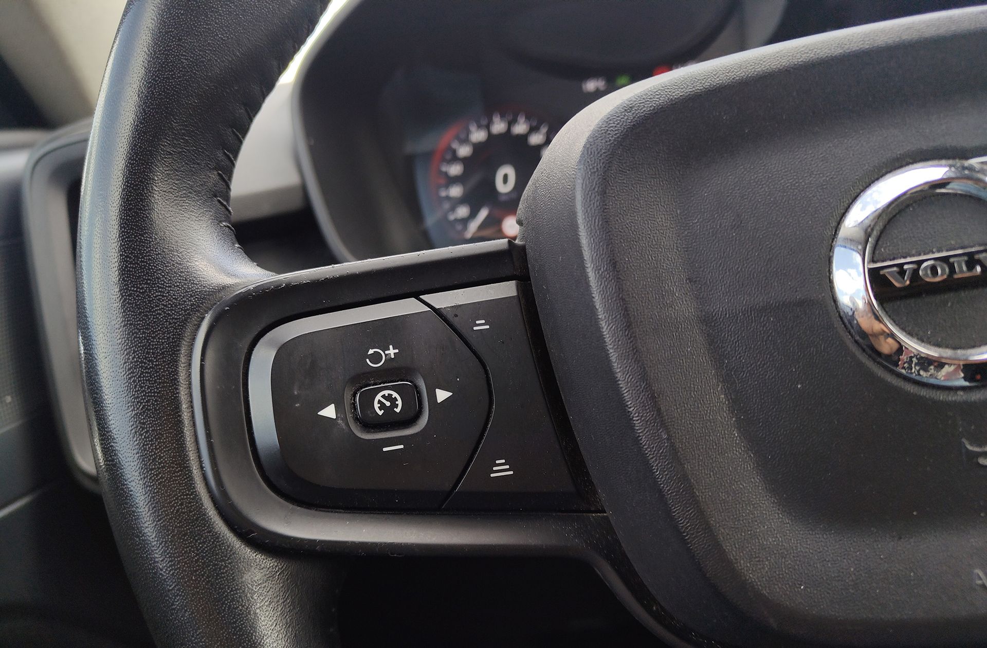 Volvo XC40 T4 - foto 24