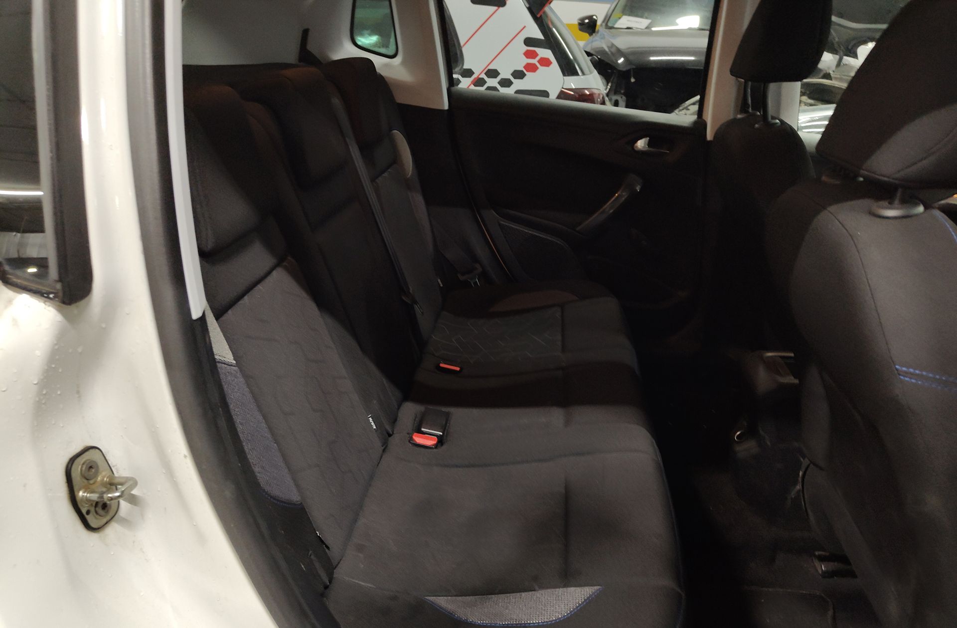 Peugeot 2008 BlueHDi 100 Style - foto 14