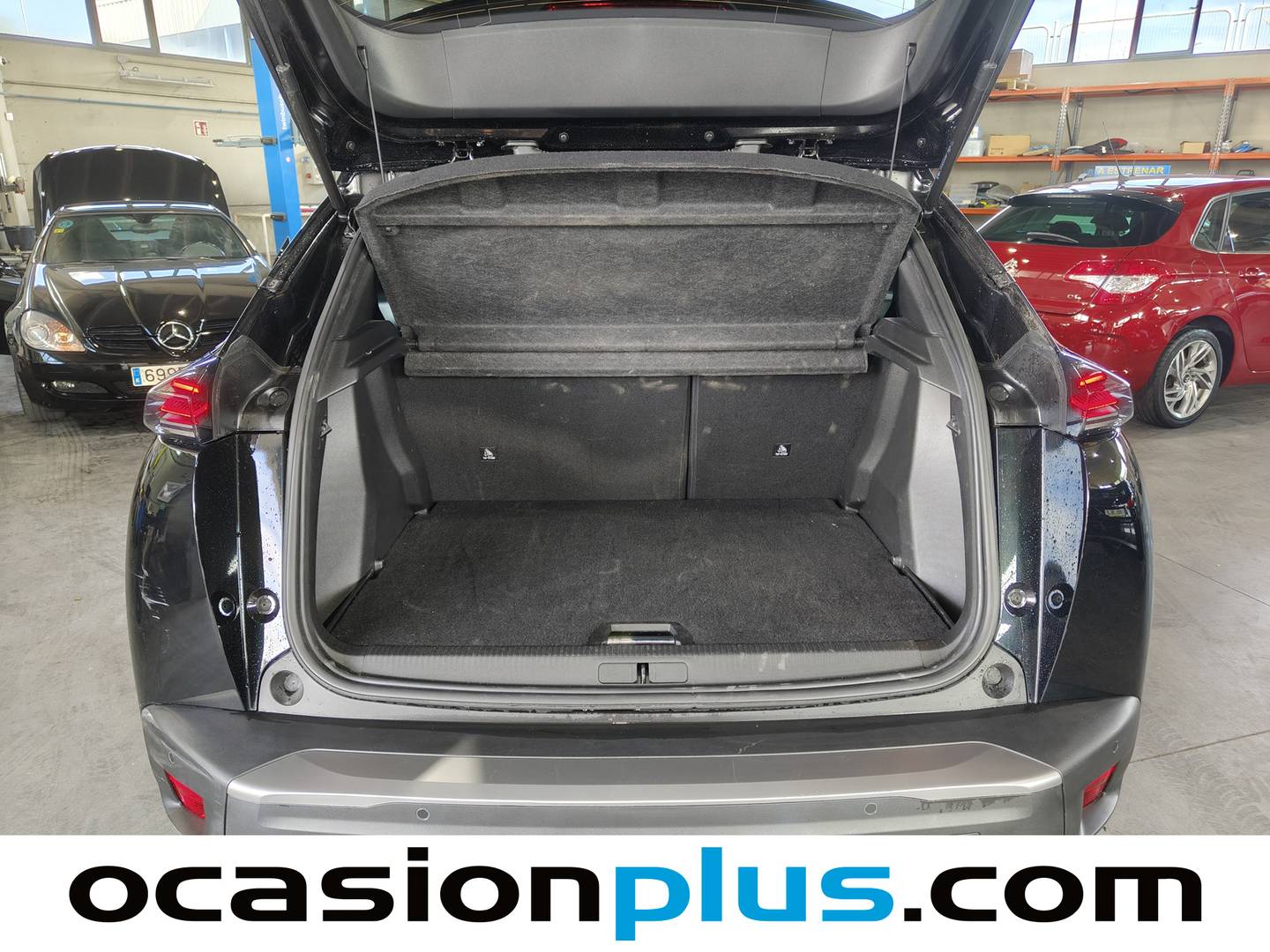 Foto Peugeot 2008 Peugeot 2008 Allure Hybrid eDCS6  (136 CV)