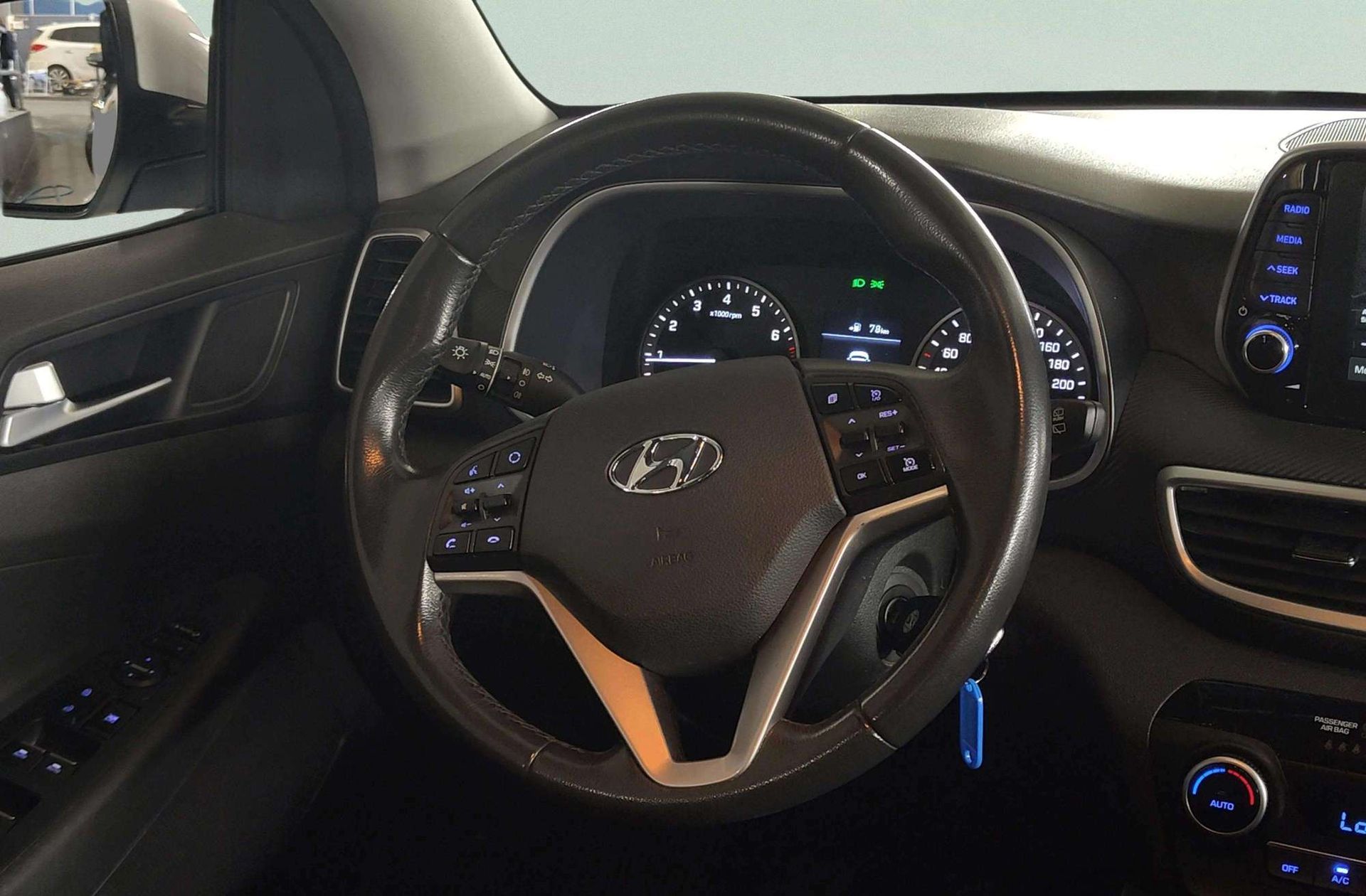 Hyundai Tucson 1.6 GDI SLE 4x2 - foto 20