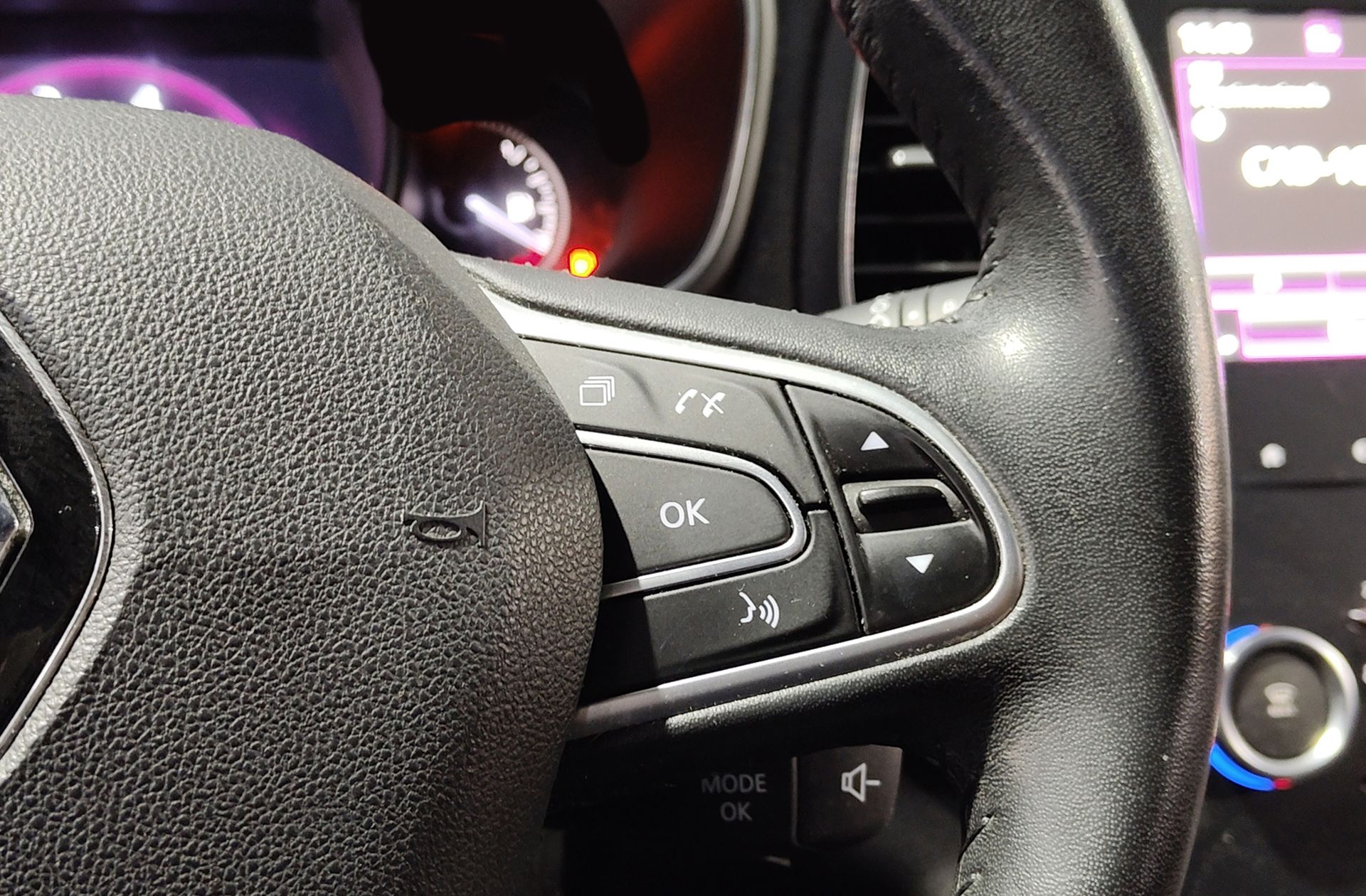 Renault Mégane Limited TCe GPF - foto 24