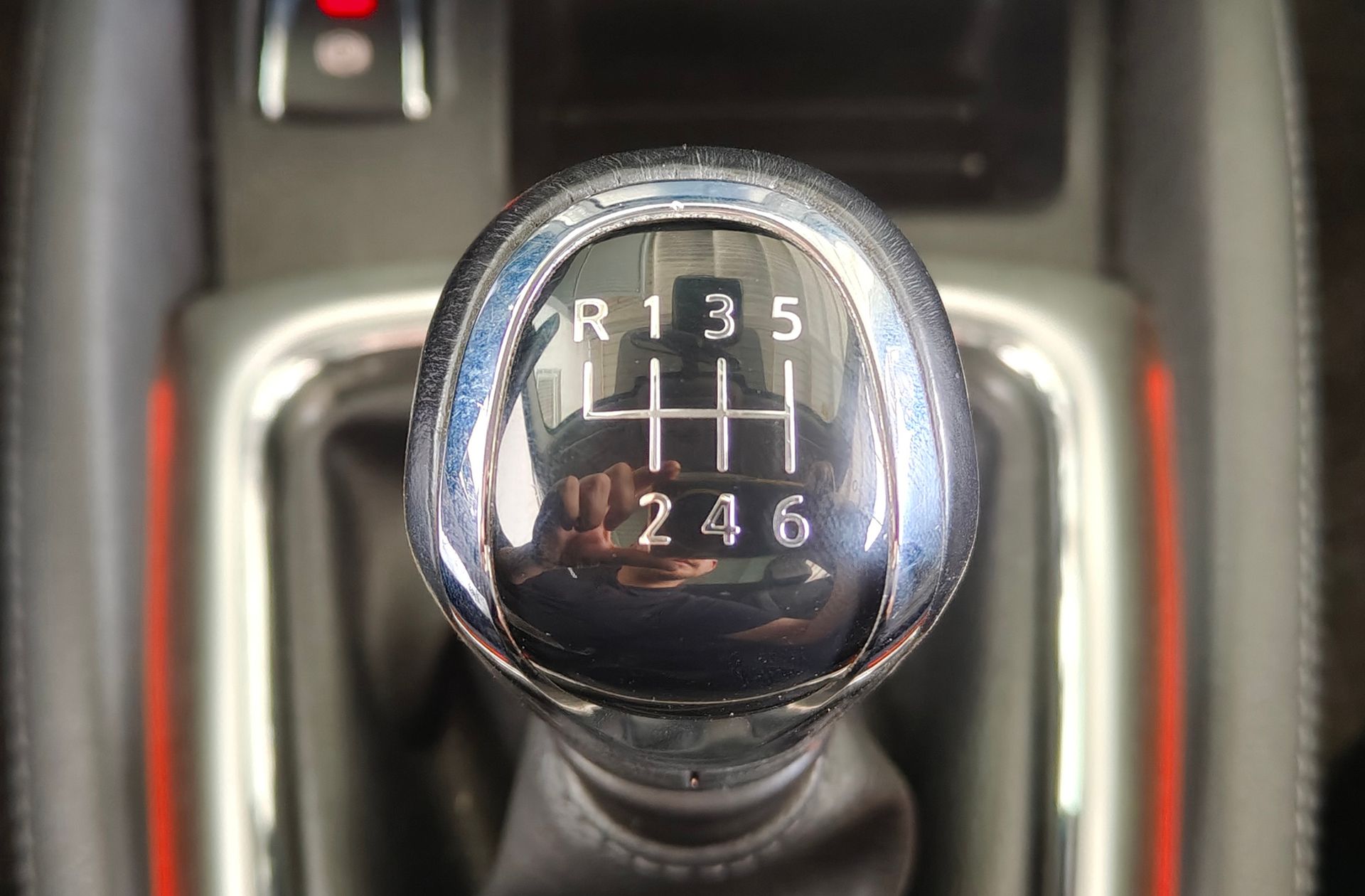 Nissan Qashqai 1.6 dCi Tekna Premium 4x2 - foto 5