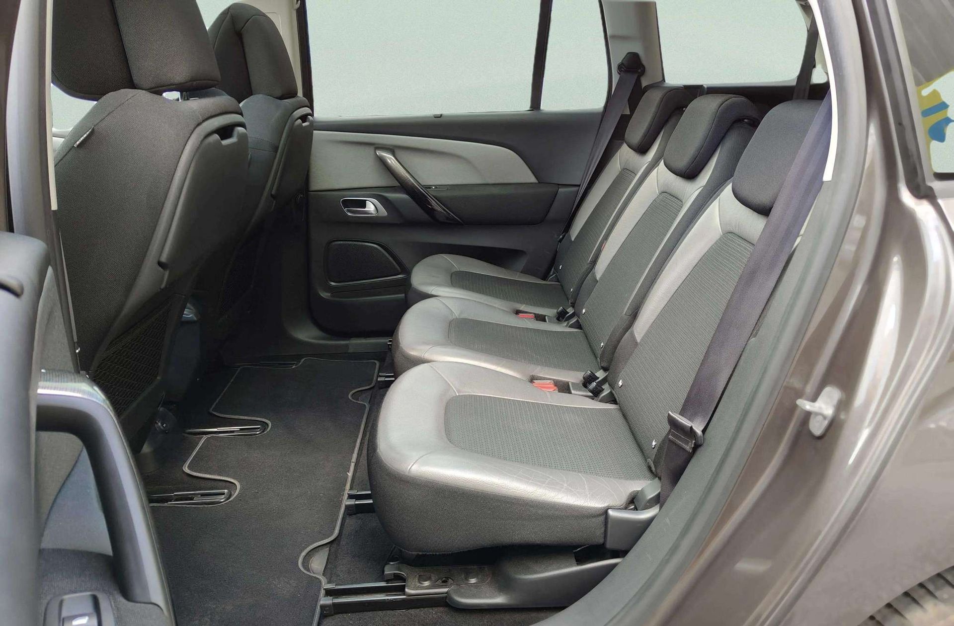 Citroën C4 Grand Picasso PureTech 130 Shine EAT6 7 plazas - foto 17