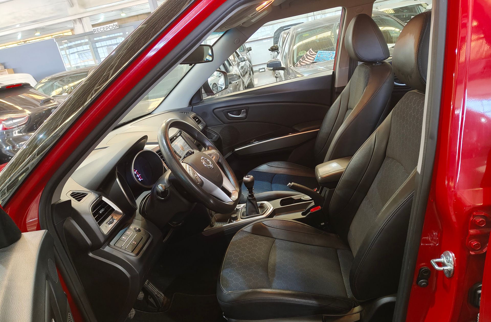 SsangYong Tivoli D16T Premium 4x4 - foto 11