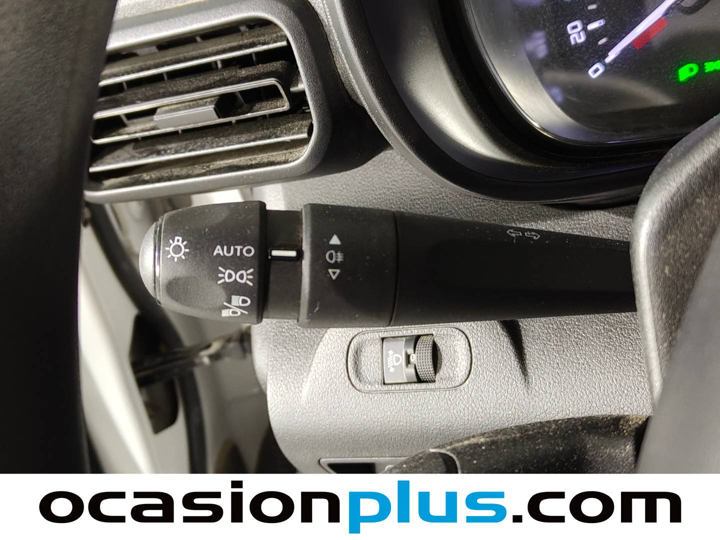 Extras y acabados del Citroën Berlingo Citroën Berlingo BlueHDi 100 Talla M Live Pack (102 CV)