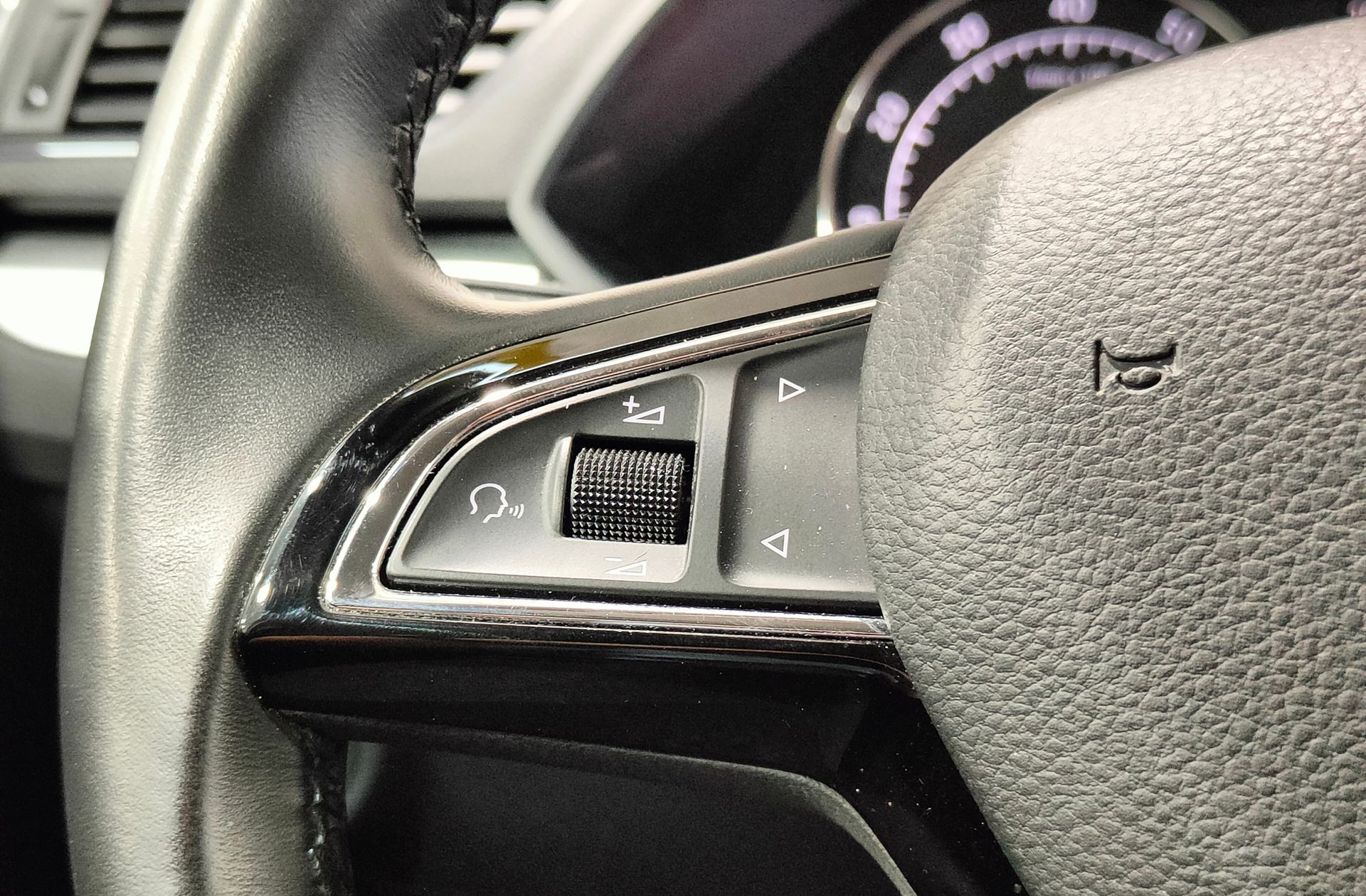 Škoda Superb 1.4 TSI Ambition - foto 25