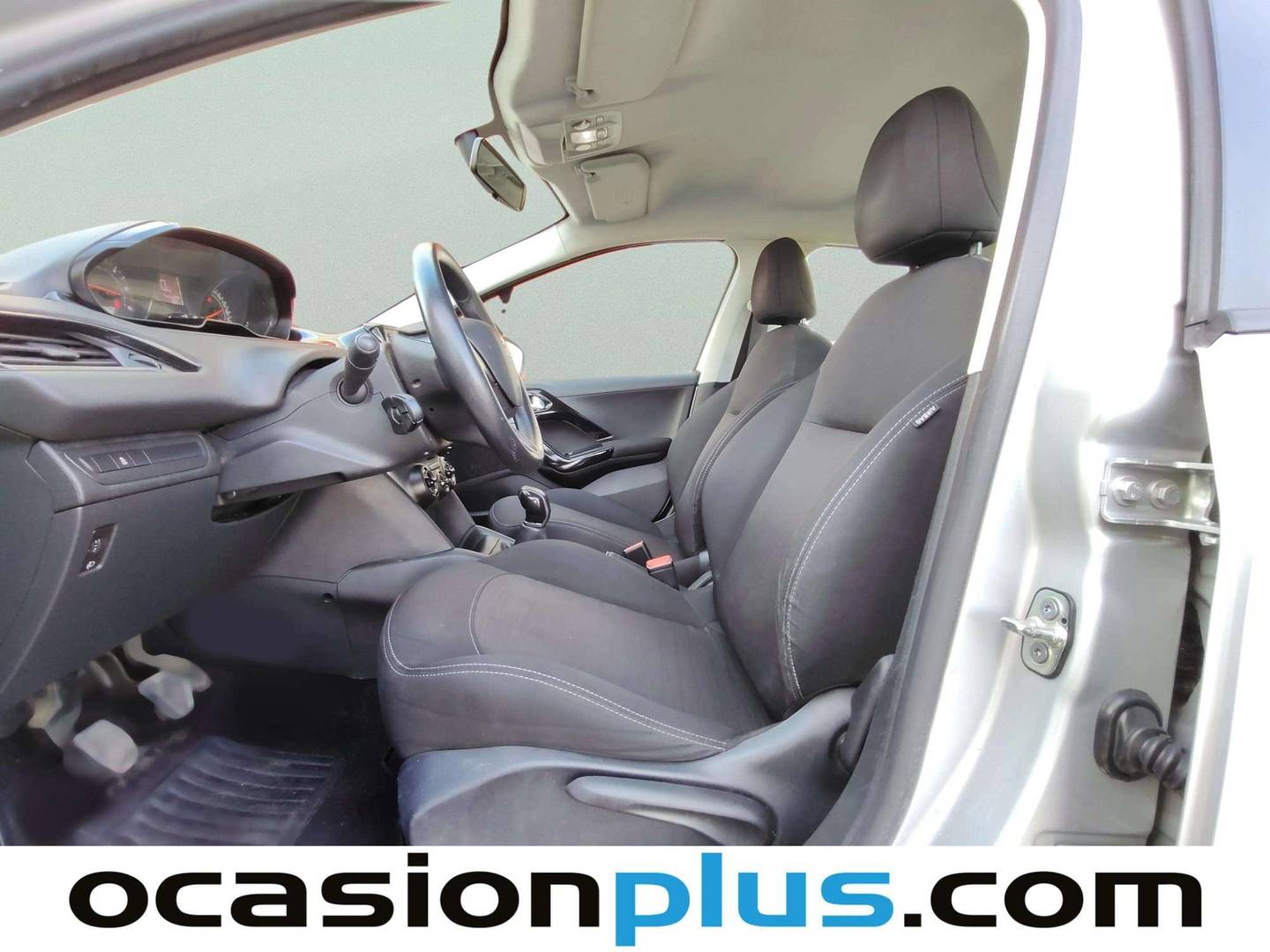 Foto asientos delanteros Peugeot 208 Peugeot 208 1.4 HDi Business Line (68 CV)