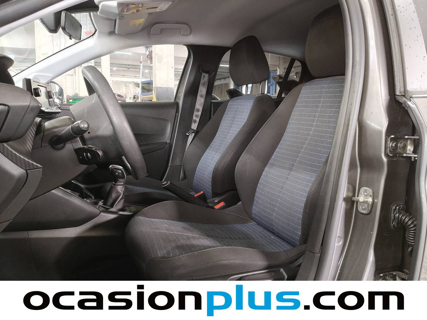 Foto asientos delanteros Peugeot 208 Peugeot 208 PureTech 75 Like (75 CV)