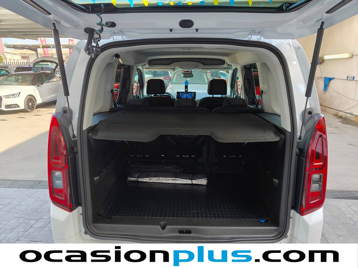 Foto asientos traseros Opel Combo Opel Combo Combi 1.5 Td S&S (100 CV)
