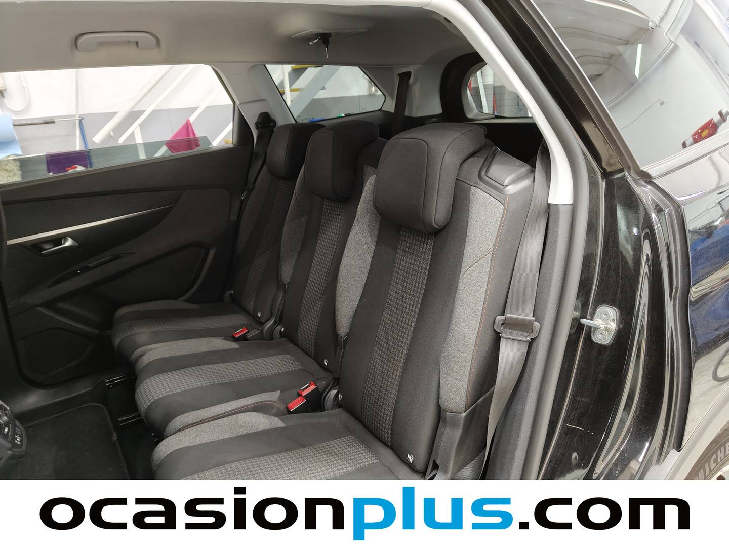 Foto asientos traseros Peugeot 5008 Peugeot 5008 1.6 BlueHDi Active EAT6 S&S (120 CV)  7 Plazas