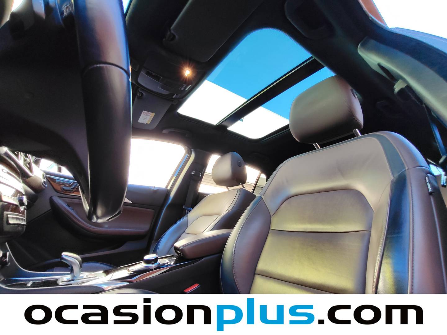 Foto Infiniti QX30 Infiniti QX30 2.2D Premium Tech AWD 7DCT 125 kW (170 CV)