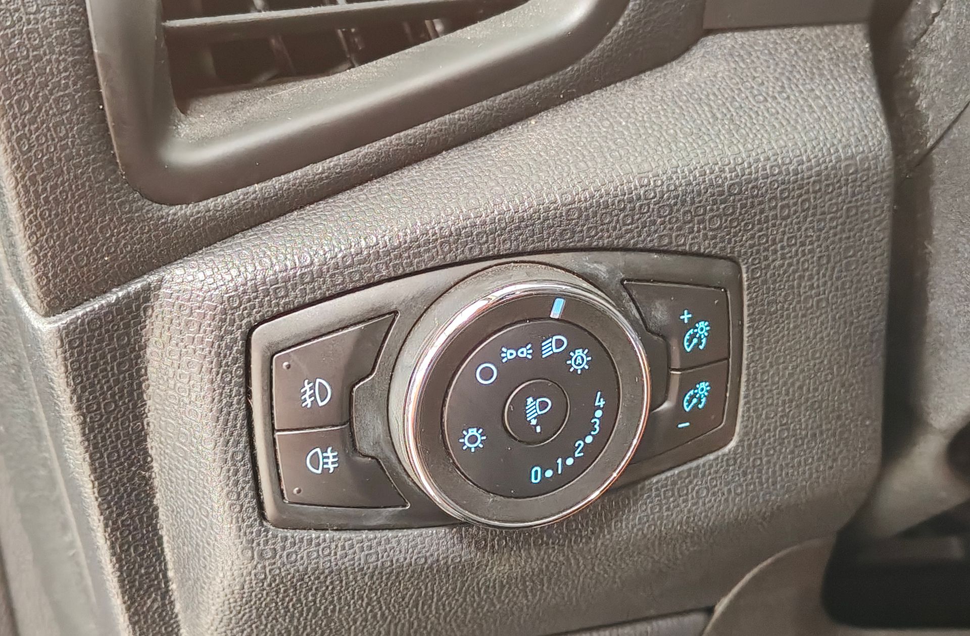 Ford EcoSport 1.0T EcoBoost Titanium - foto 21