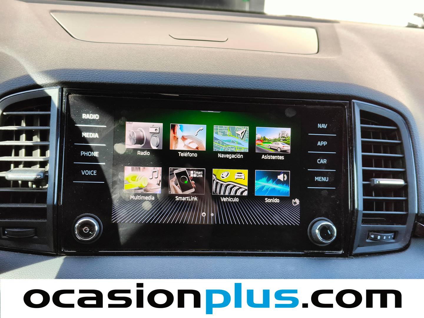 Foto Skoda Karoq Skoda Karoq 1.5 TSI ACT Sportline DSG (150 CV)