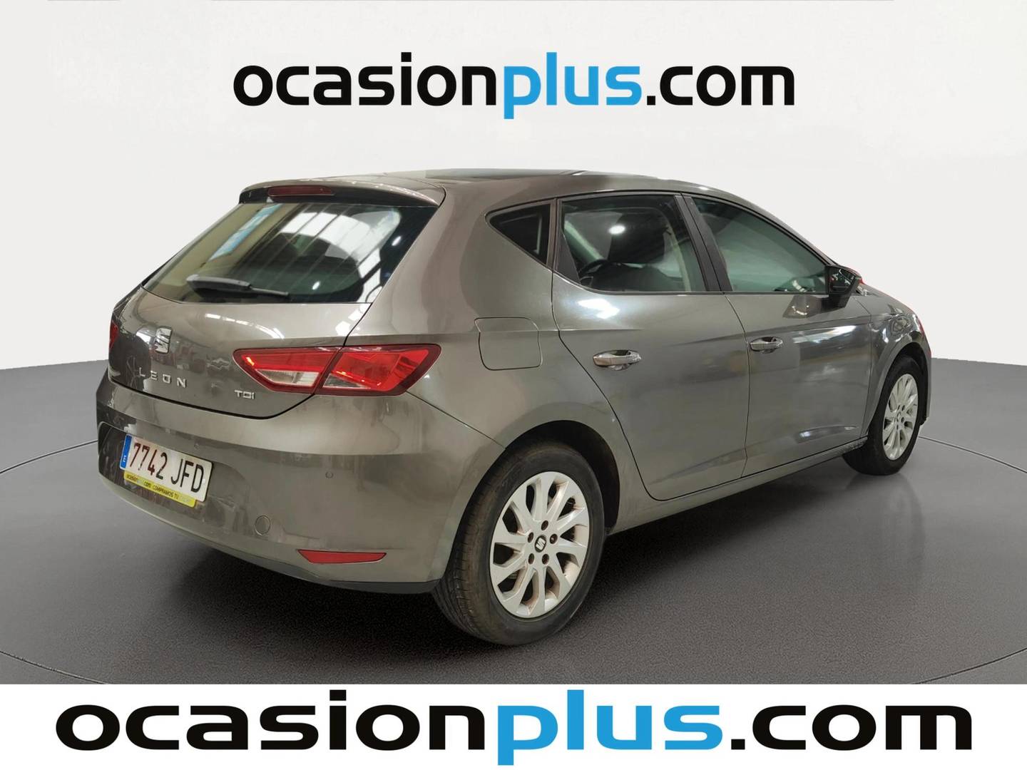 Foto trasera Seat León Seat León 1.6 TDI S&S Style (105 CV) izquierda