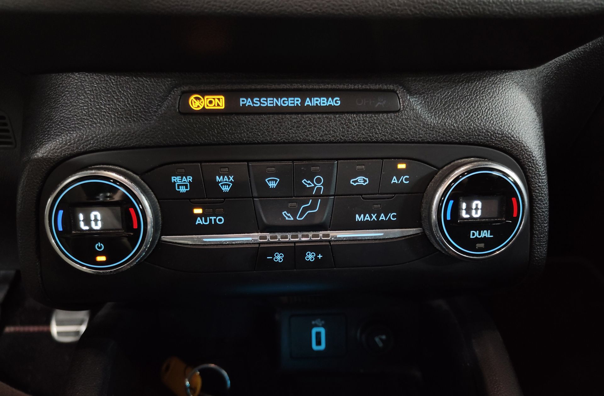 Ford Focus 1.0 EcoBoost ST-Line - foto 33