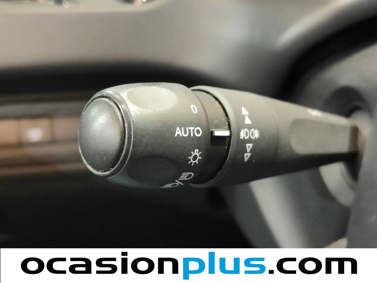 Extras del Peugeot 208 Peugeot 208 5P Signature 1.2L PureTech (82CV)